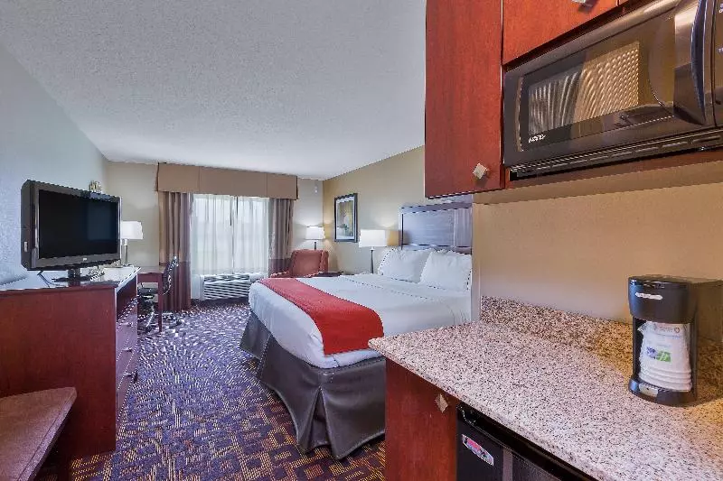 Standard-huone King-vuode, Holiday Inn Express Hotel & Suites Salina, An Ihg