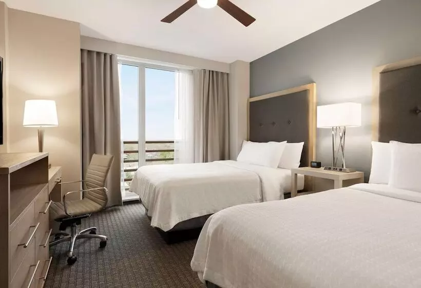 スイート, Homewood Suites By Hilton University City
