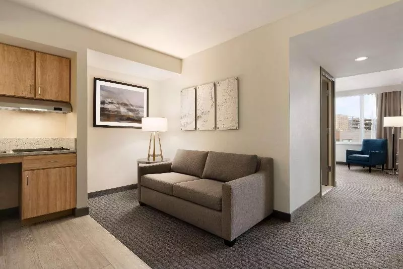キングサイズベッドのスイートルーム, Homewood Suites By Hilton University City
