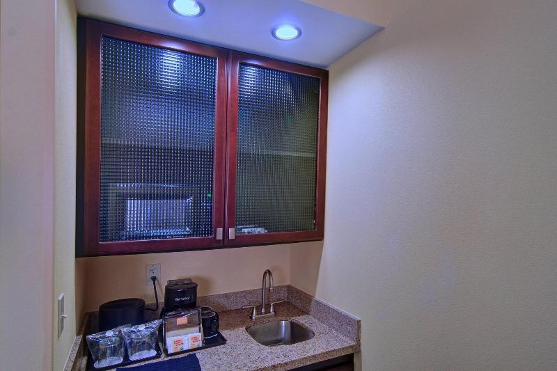 带大床的套房, Springhill Suites By Marriott Dallas Dfw Airport East Las Colinas Irving