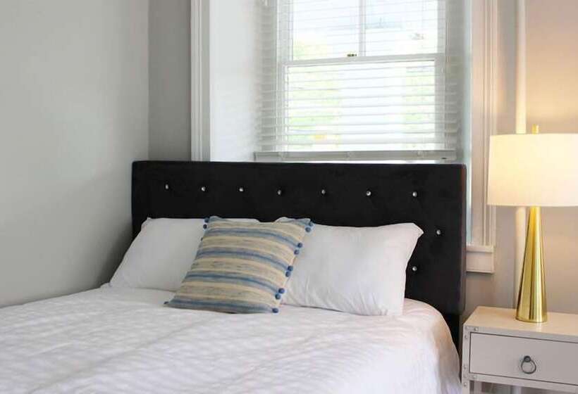 جناح, The National