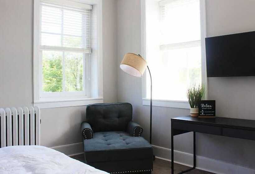 جناح, The National