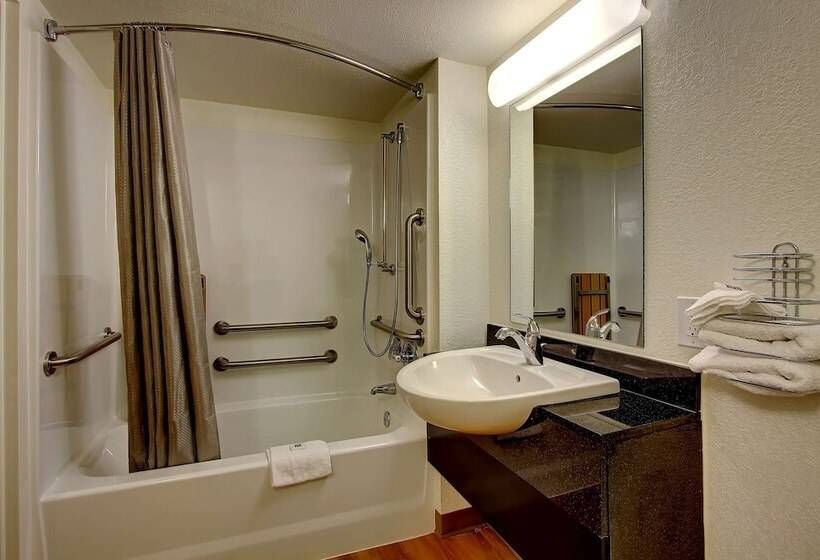 장애인을 위한 더블 침대 스탠다드 룸, Motel 6york, Pa  North