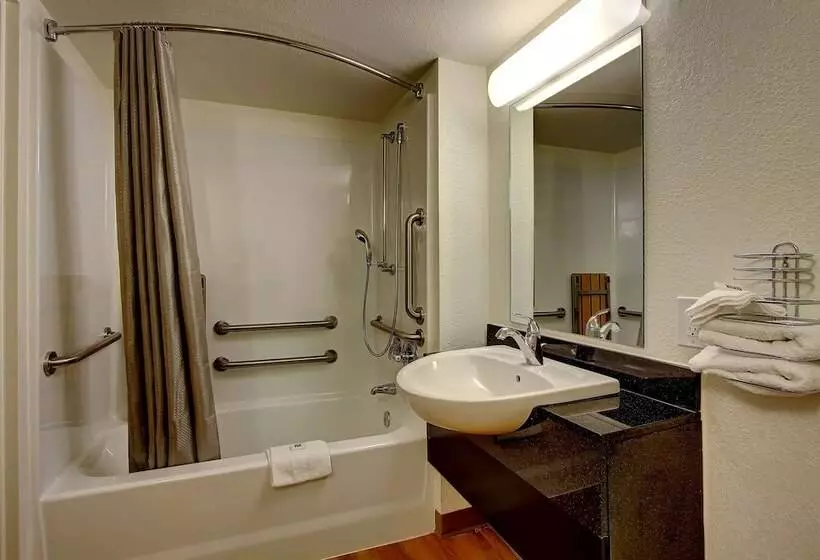 身障者適用ダブルベッド付きスタンダードルーム, Motel 6york, Pa  North