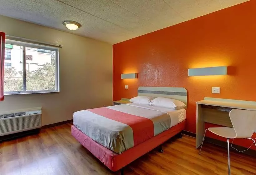身障者適用ダブルベッド付きスタンダードルーム, Motel 6york, Pa  North