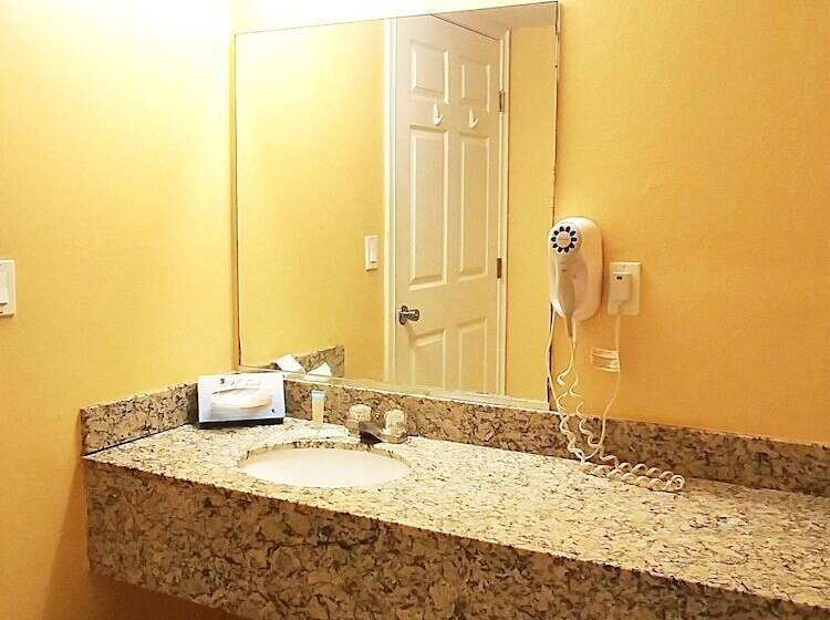 غرفه قياسيه سريرين مزدوجين, Emerald Shores Hotel   Daytona Beach