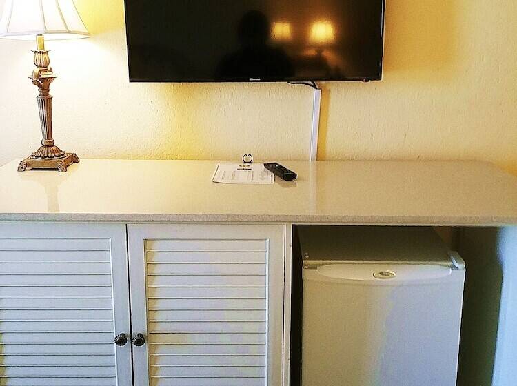 غرفه قياسيه سريرين مزدوجين, Emerald Shores Hotel   Daytona Beach