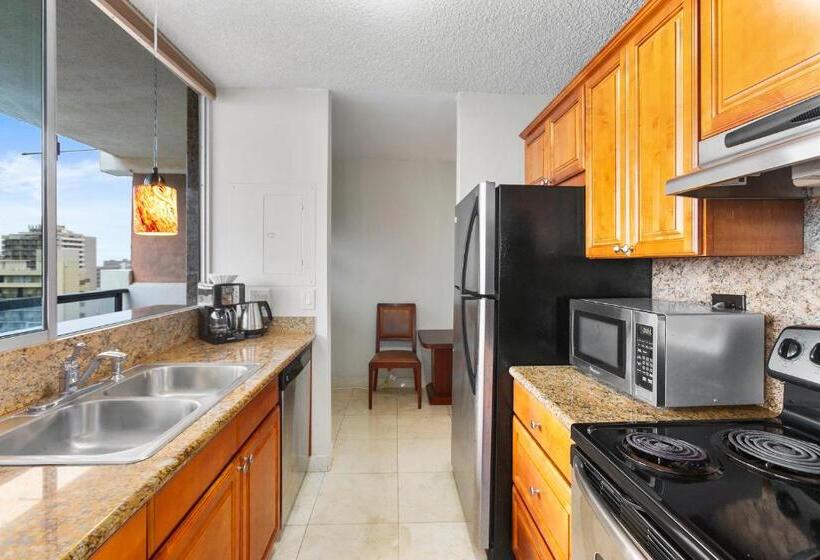 Апартаменты 1 Спальня, Waikiki Beach Condominiums
