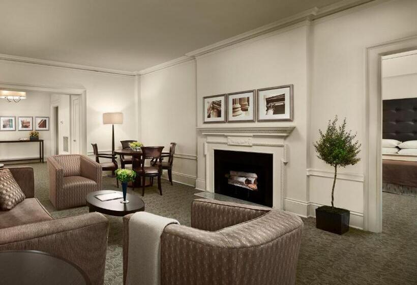 חדר סטנדרט לשלושה, Aka Rittenhouse Square