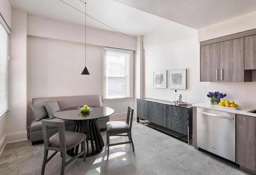 דירת חדר פרמיום, Aka Rittenhouse Square