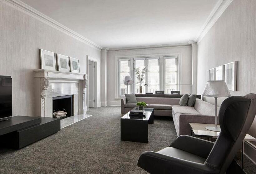 דירת חדר פרמיום, Aka Rittenhouse Square