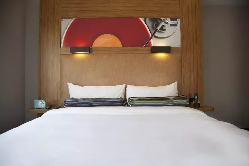 キングサイズベッドのスタンダードルーム, Aloft Portland Airport Hotel At Cascade Station