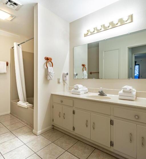 فيلا غرفة نوم واحدة, Crown Resorts At Lake Tansi West