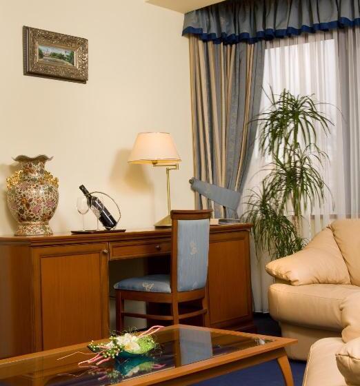 Люкс, Kálvária Superior