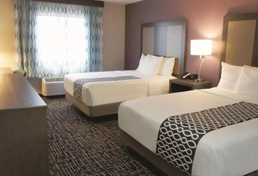 デラックスルーム, La Quinta By Wyndham Wichita Airport