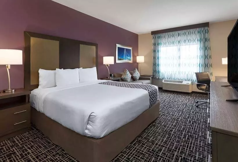 デラックスルーム, La Quinta By Wyndham Wichita Airport