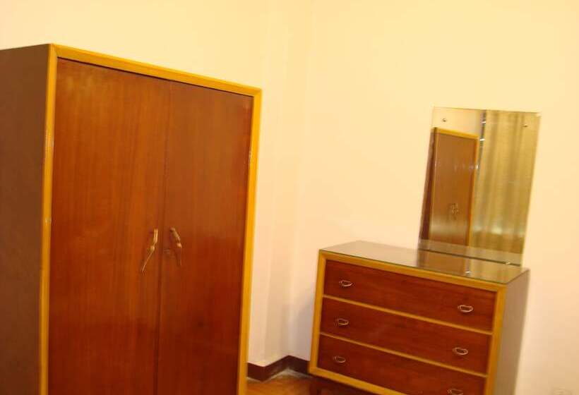 اتاق استاندارد یک نفره, Lotus Hotel Cairo