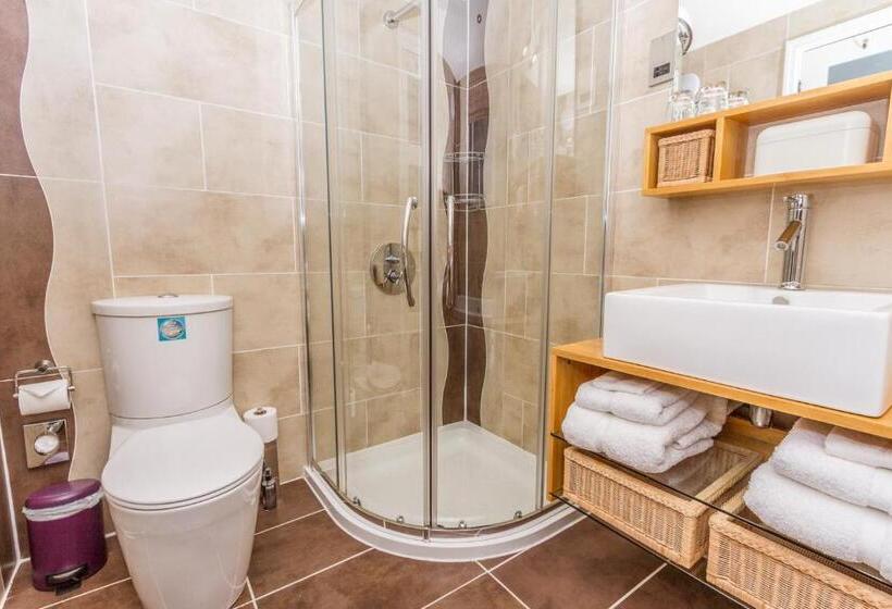 اتاق لوکس با چشمانداز دریا, Number One South Beach