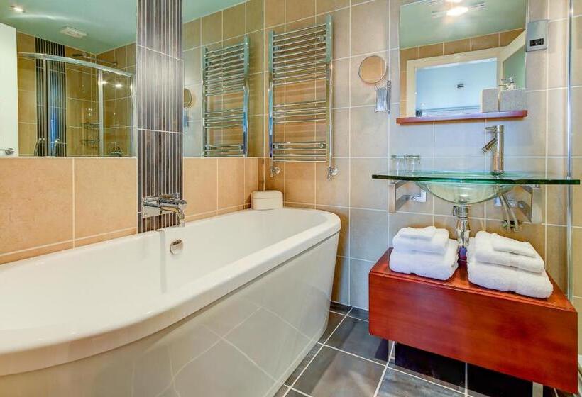 اتاق اجرایی با چشمانداز دریا, Number One South Beach