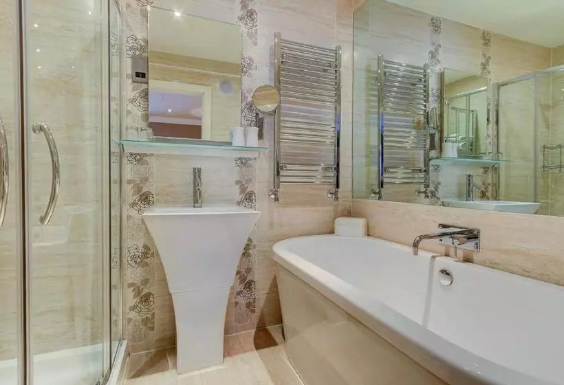 اتاق سوپریور با تخت بزرگ, Number One South Beach