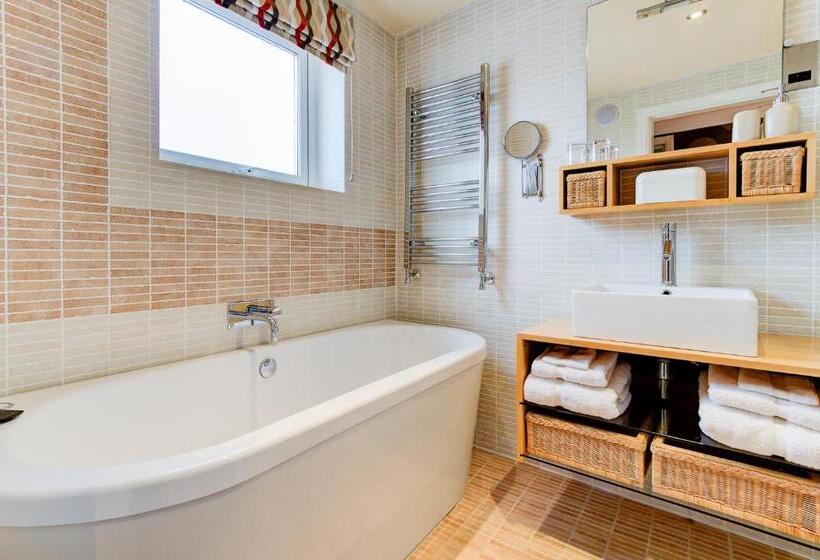 اتاق لوکس با تخت بزرگ, Number One South Beach