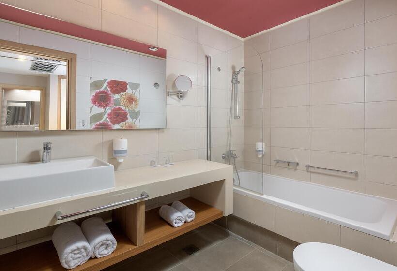 Семейный Номер Вид на Горы, Porto Angeli