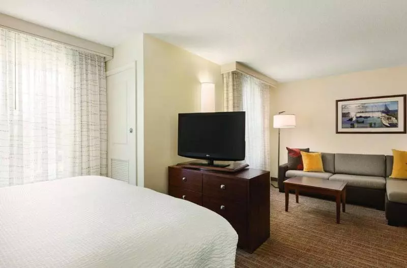 キングサイズベッドのスイートルーム, Residence Inn By Marriott Newport Middletown