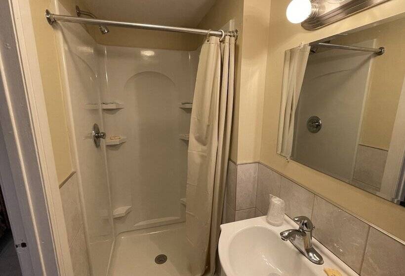 带2个双人床的标准工作室, Anchor Motel