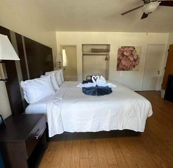 스탠다드 룸 킹사이즈 침대, Cambria Palms Motel