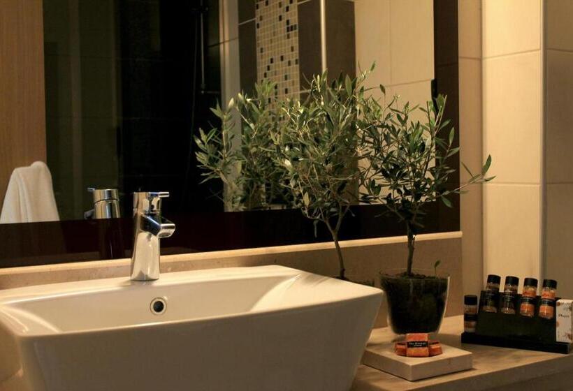 Номер Стандарт Трехместный, Elektra Hotel & Spa