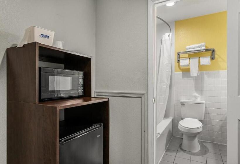 带2个双人床的标准工作室, Americas Best Value Inn Carlisle