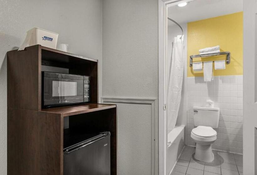 带2个双人床的标准工作室, Americas Best Value Inn Carlisle