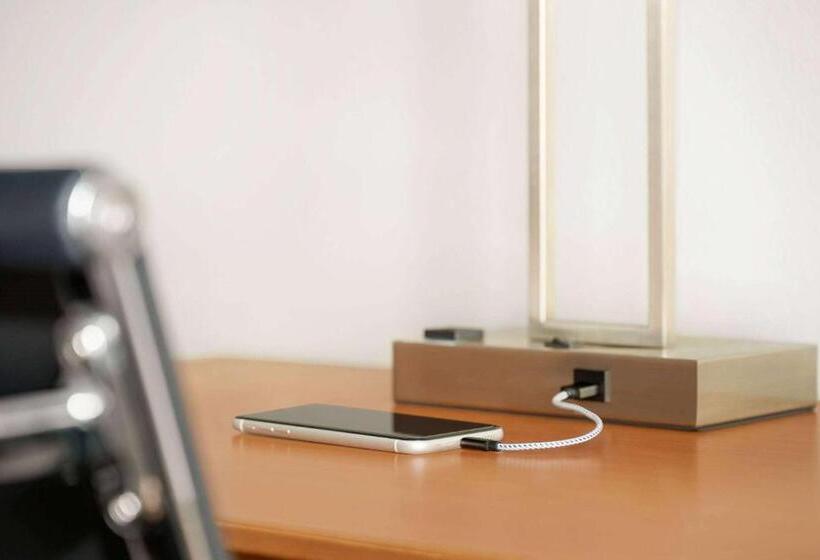 غرفة قياسية سرير كينج لذوى الإحتياجات الخاصة, Baymont By Wyndham Fremont