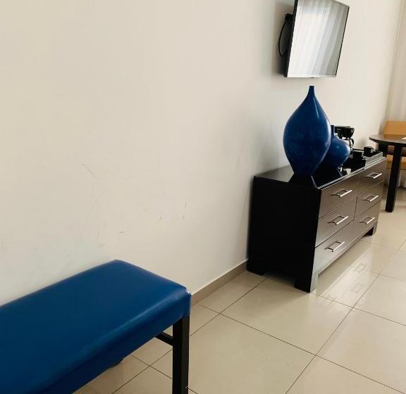 اتاق استاندارد سه نفره, Galerias Hn