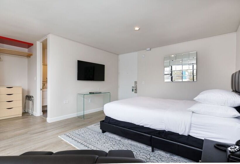 جناح جونيور ديلوكس, Park Plaza Lodge