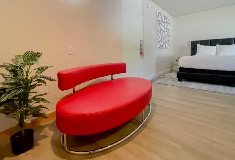 جناح جونيور ديلوكس, Park Plaza Lodge