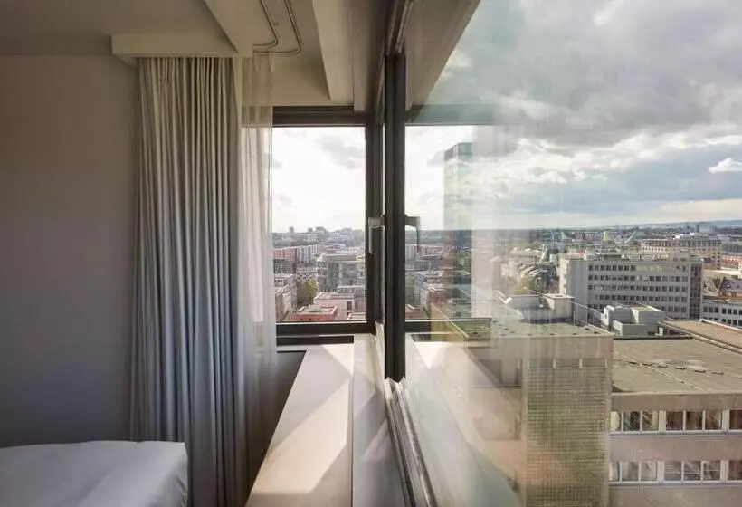 景色の見えるスーペリアルーム, Scandic Frankfurt Museumsufer