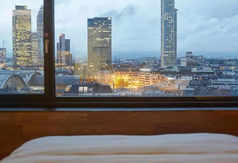 景色の見えるスーペリアルーム, Scandic Frankfurt Museumsufer