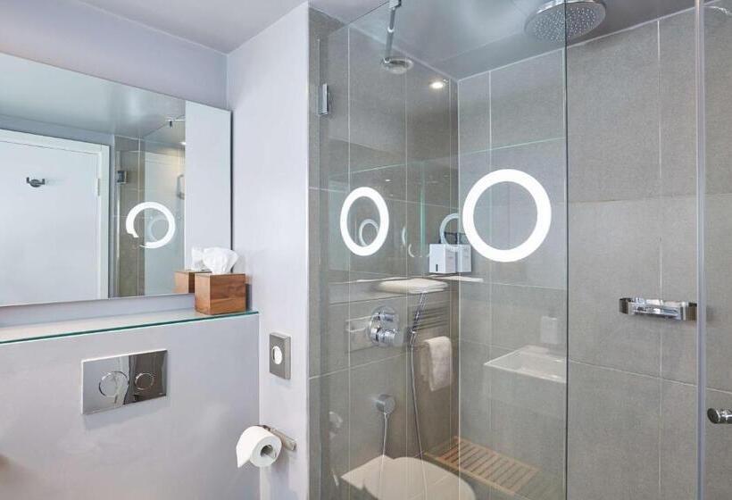 带观景的高级间, Scandic Frankfurt Museumsufer