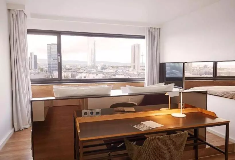 景色の見えるスーペリアルーム, Scandic Frankfurt Museumsufer