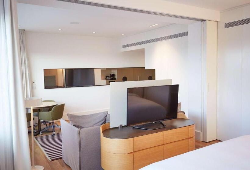 带大床的套房, Scandic Frankfurt Museumsufer