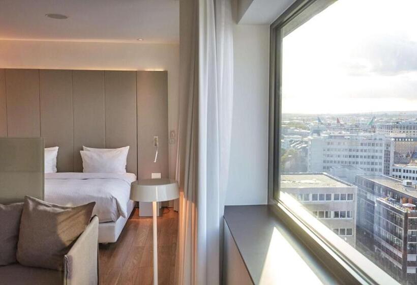 带大床的套房, Scandic Frankfurt Museumsufer