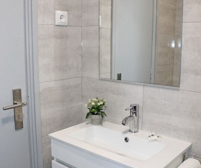 غرفة قياسية, Senhor De Matosinhos