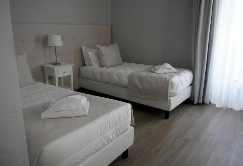 غرفة قياسية ثلاثية, Senhor De Matosinhos