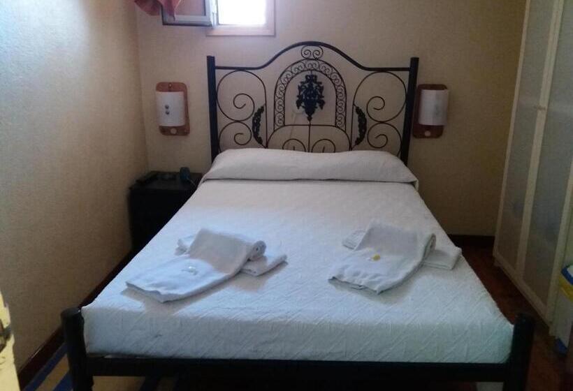 اتاق استاندارد یک تخته با سرویس بهداشتی مشترک, Pensao Residencial Flor Dos Cavaleiros