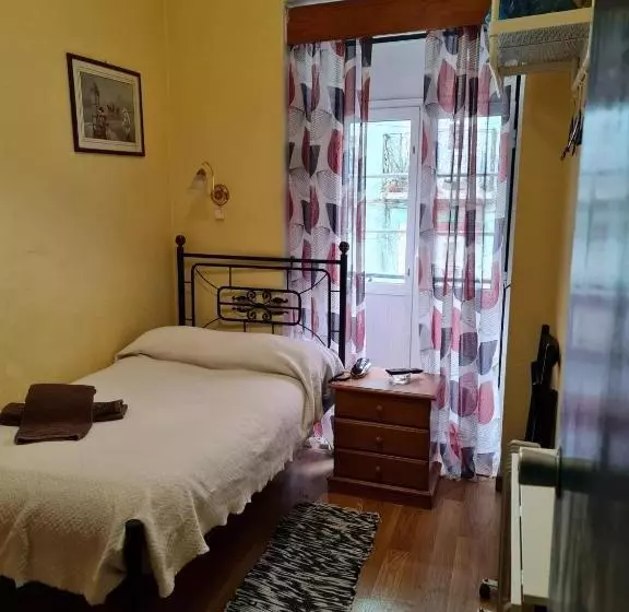 اتاق استاندارد یک تخته با سرویس بهداشتی مشترک, Pensao Residencial Flor Dos Cavaleiros