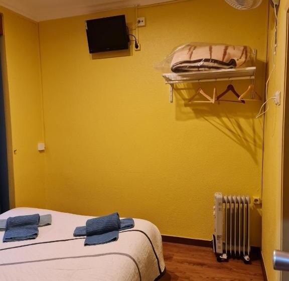 سوییت, Pensao Residencial Flor Dos Cavaleiros