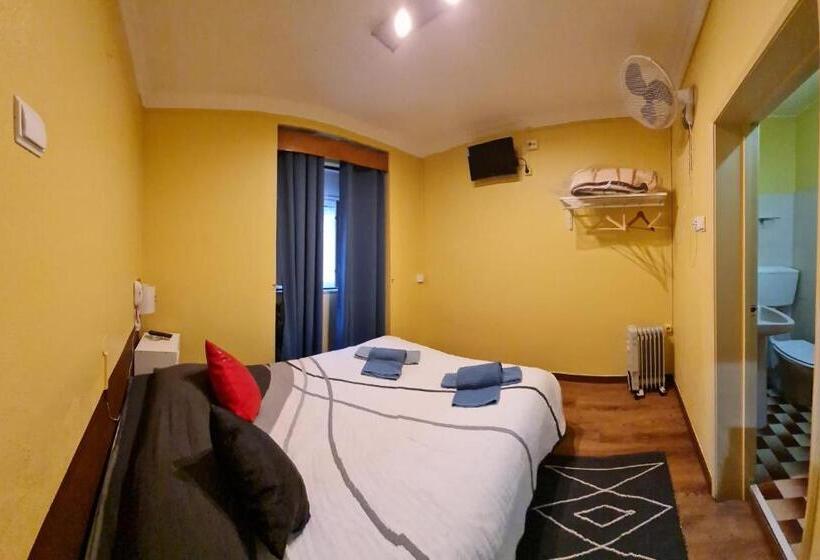 سوییت, Pensao Residencial Flor Dos Cavaleiros