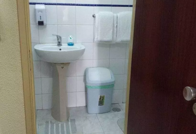 سوییت, Pensao Residencial Flor Dos Cavaleiros