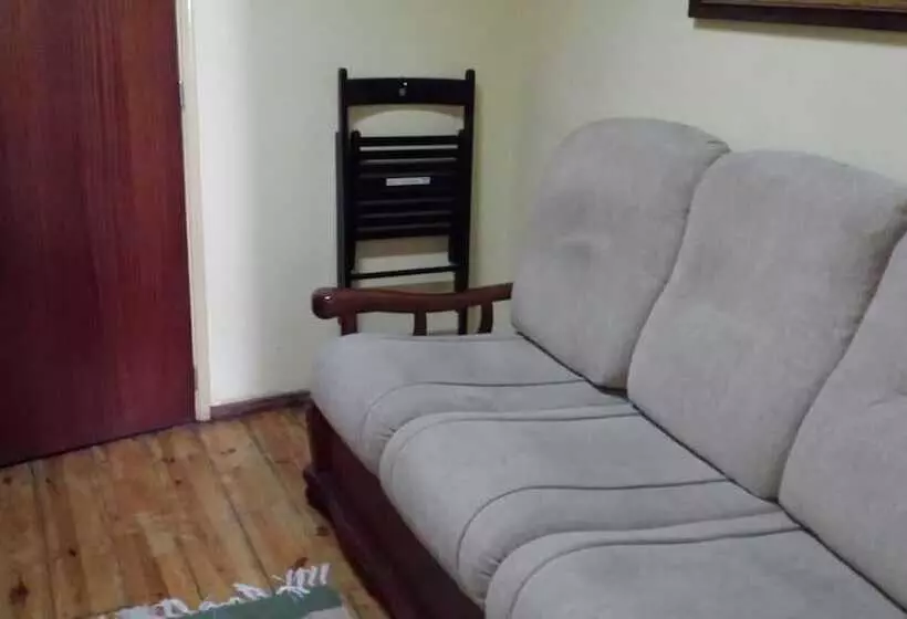 سوییت, Pensao Residencial Flor Dos Cavaleiros